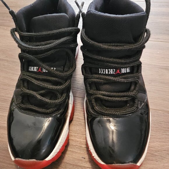 Jordan 11 Bred 2011 version - Picture 1 of 7